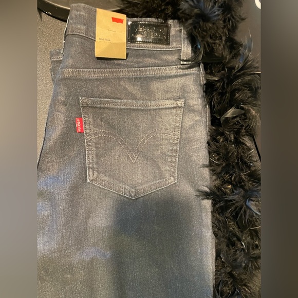 Flare Leg Levi’s - Picture 3 of 7